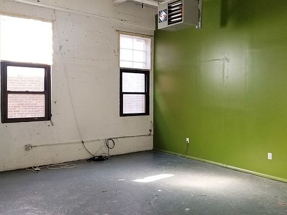 4th image of 304 Meserole St #3R