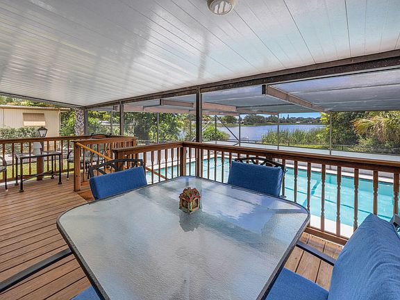 5th image of 3040 Hibiscus Cir