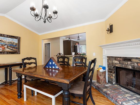 5th image of 200 Crawford Dr
