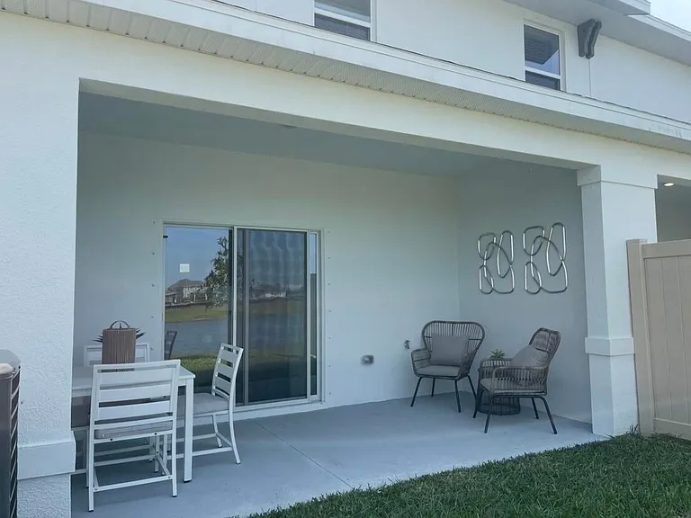 12838 SW Forli Way — Photo 12