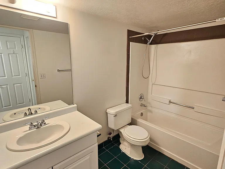 121 W 100 N — Photo 16