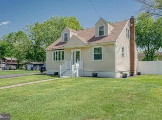 529 Warwick Rd N, Lawnside, NJ 08045