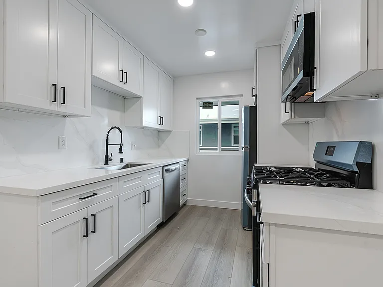 11457 Venice Blvd #5 — Photo 4