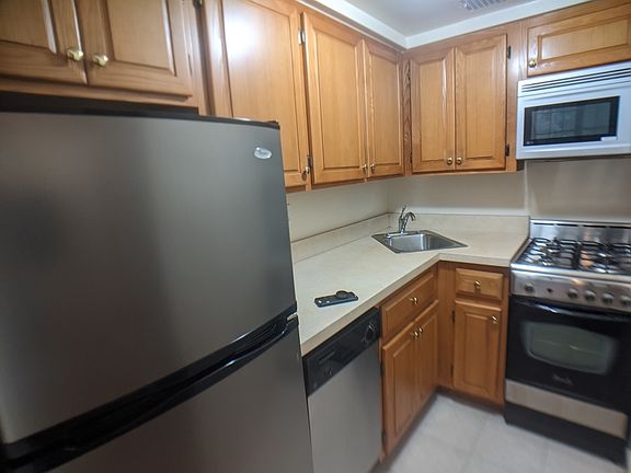 4th image of 9 W 73rd St APT 1B