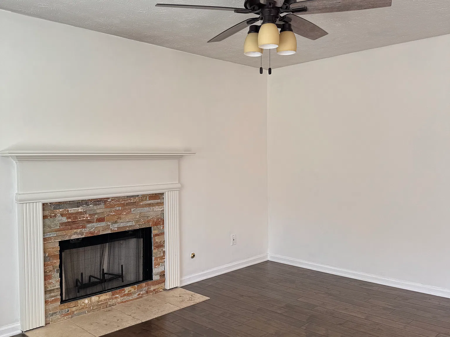3 bed, 1812 sqft, $2,300 — Photo 3