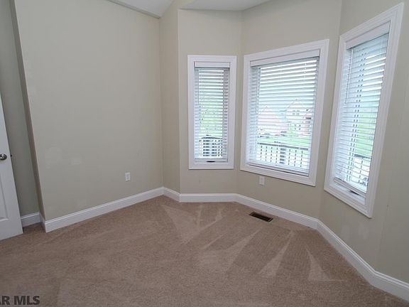 3rd image of 372 Meadow Flower Cir