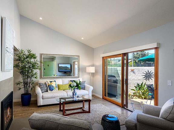 2nd image of 2051 Cliff Dr Unit 19
