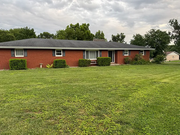 2 Larkspur Dr — Photo 1