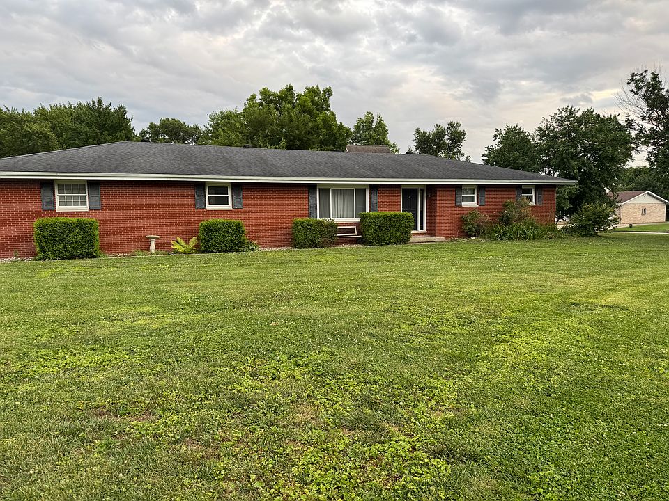 1st image of 2 Larkspur Dr