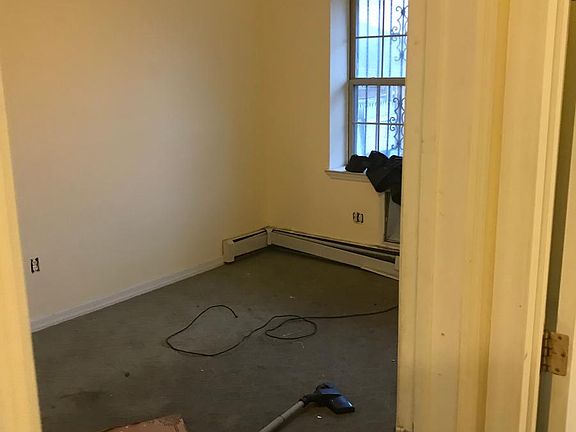 1st bed room