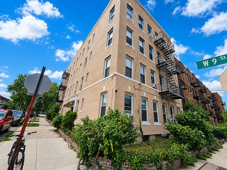 1906 W 9th St #11 — Photo 5