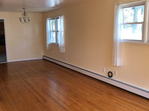 3rd image of 229 Berkshire Blvd