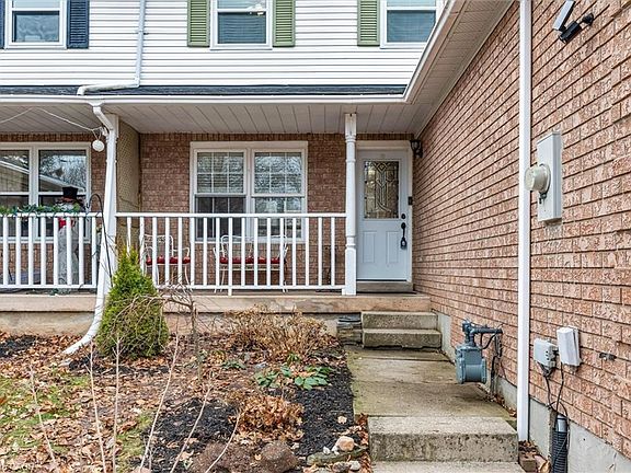 3rd image of 23 Hedge Lawn Dr