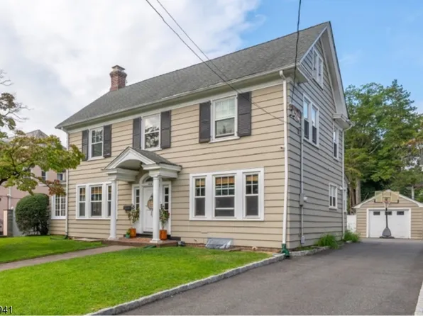 636 Union Ave, Elizabeth City, NJ 07208