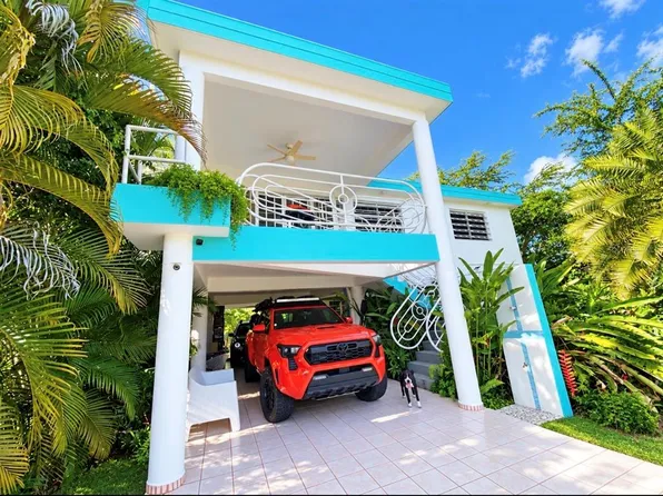 28 Isaura Reyes, Vega Alta, PR 00692
