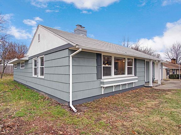 3rd image of 2916 Hilltop Dr