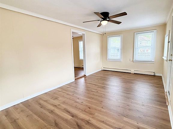 4th image of 42 Peck St