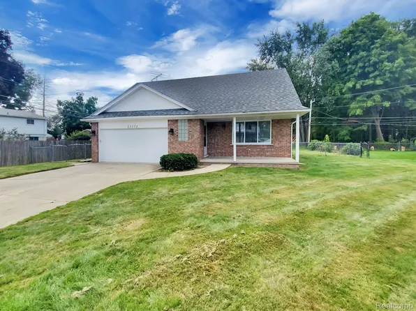 23772 Kim Dr, Clinton Township, MI 48035