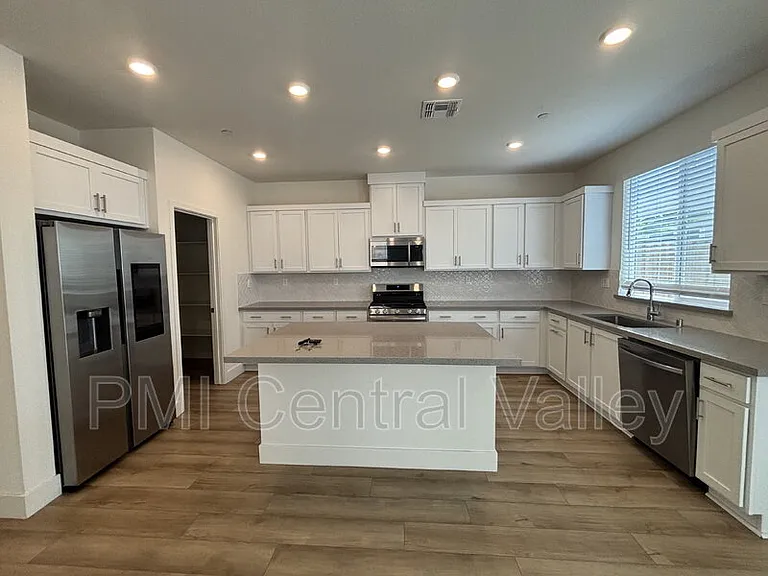 3226 Tibidabo St — Photo 46