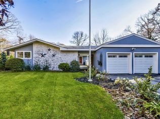 853 Pulaski Rd, Greenlawn, NY 11740