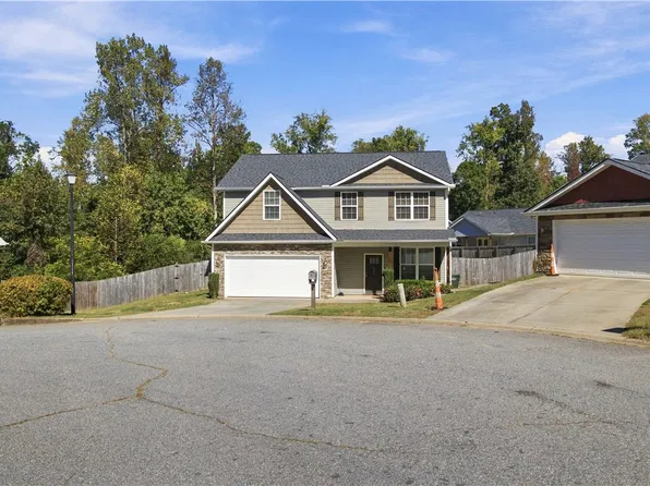 120 Heatherbrooke Ct, Easley, SC 29640