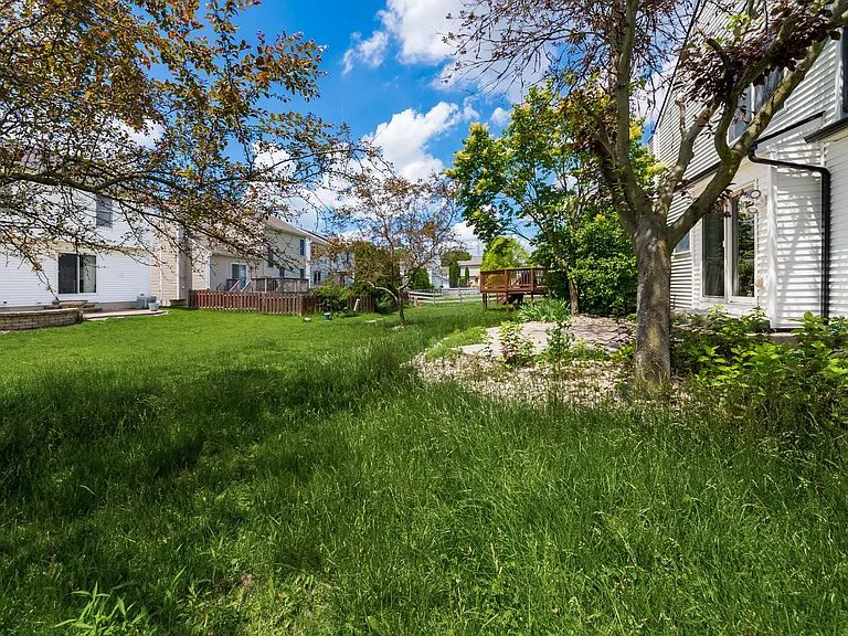 8607 Clover Glade Dr — Photo 41