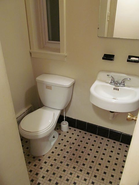 2nd image of 929 1st St #B