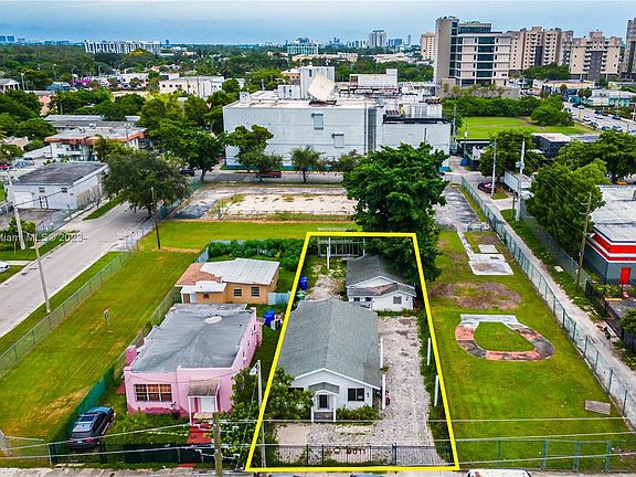 3rd image of 8011 NE Miami Ct
