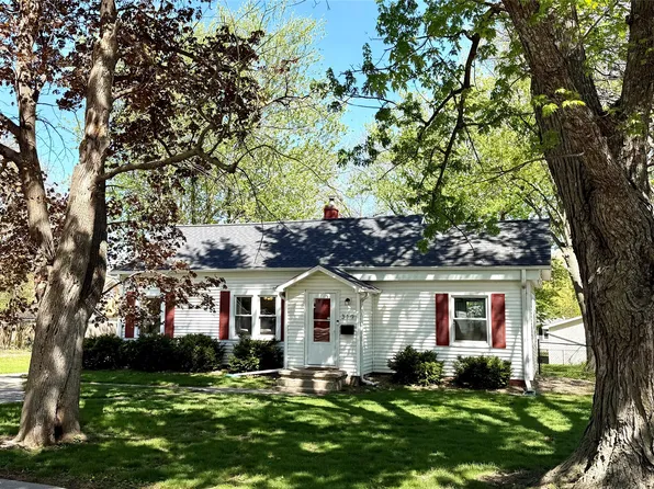 319 S 7th Ave, Winterset, IA 50273