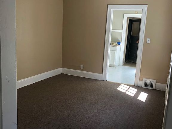 4th image of 3661 E 149th St APT 1