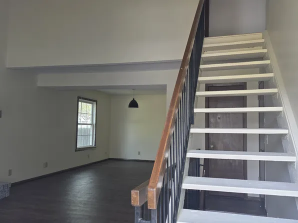 9026 E Funston St, Wichita, KS 67207