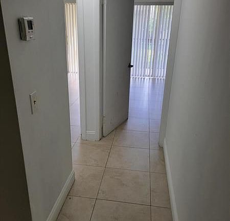 4th image of 1218 Meadows Cir