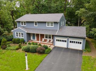 10 Country Ln, Randolph, NJ 07869