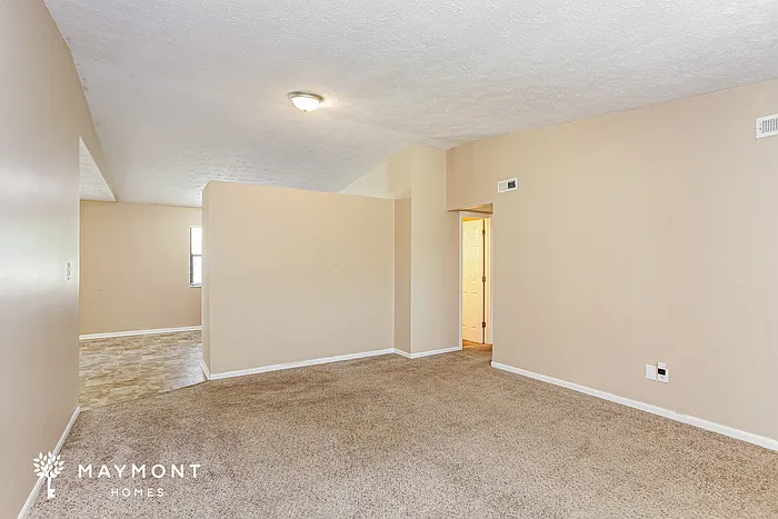 3536 Valley Lake Dr — Photo 3