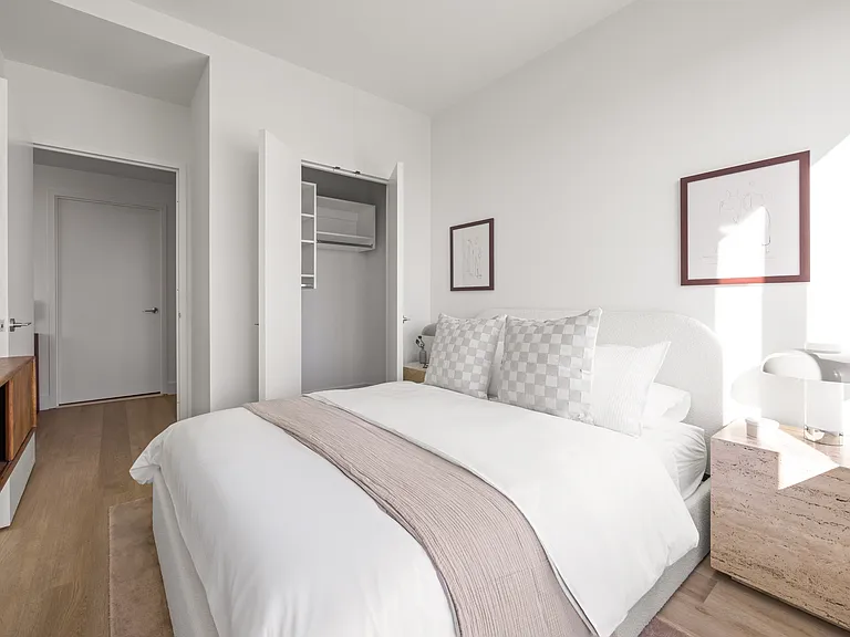 644 E 14th St #1410 — Photo 6