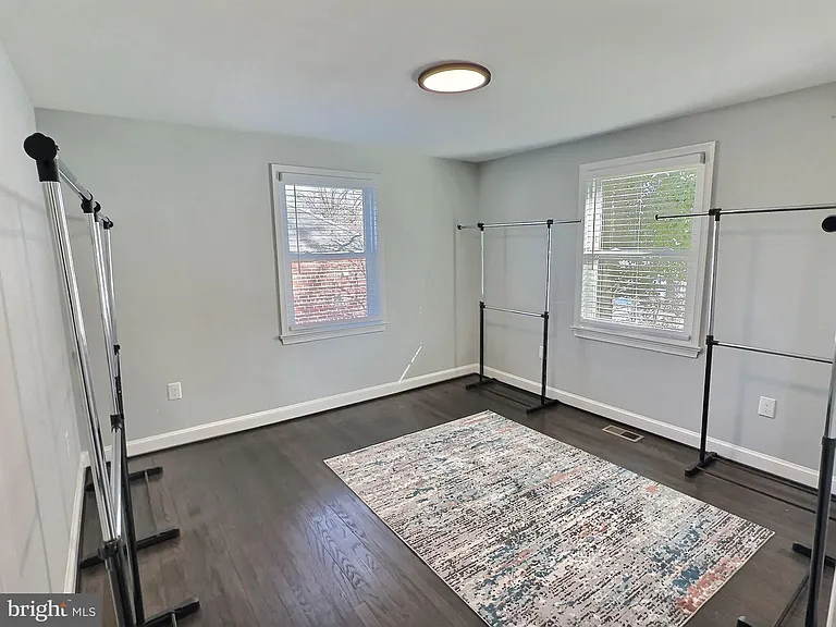 2913 Fairlawn St — Photo 15