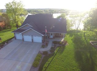 2661 Scenic Ln, Nashua, IA 50658