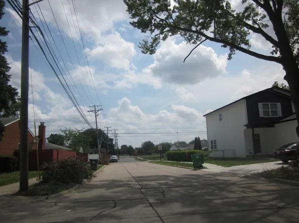 29714 Brown Ct, Garden City, MI 48135
