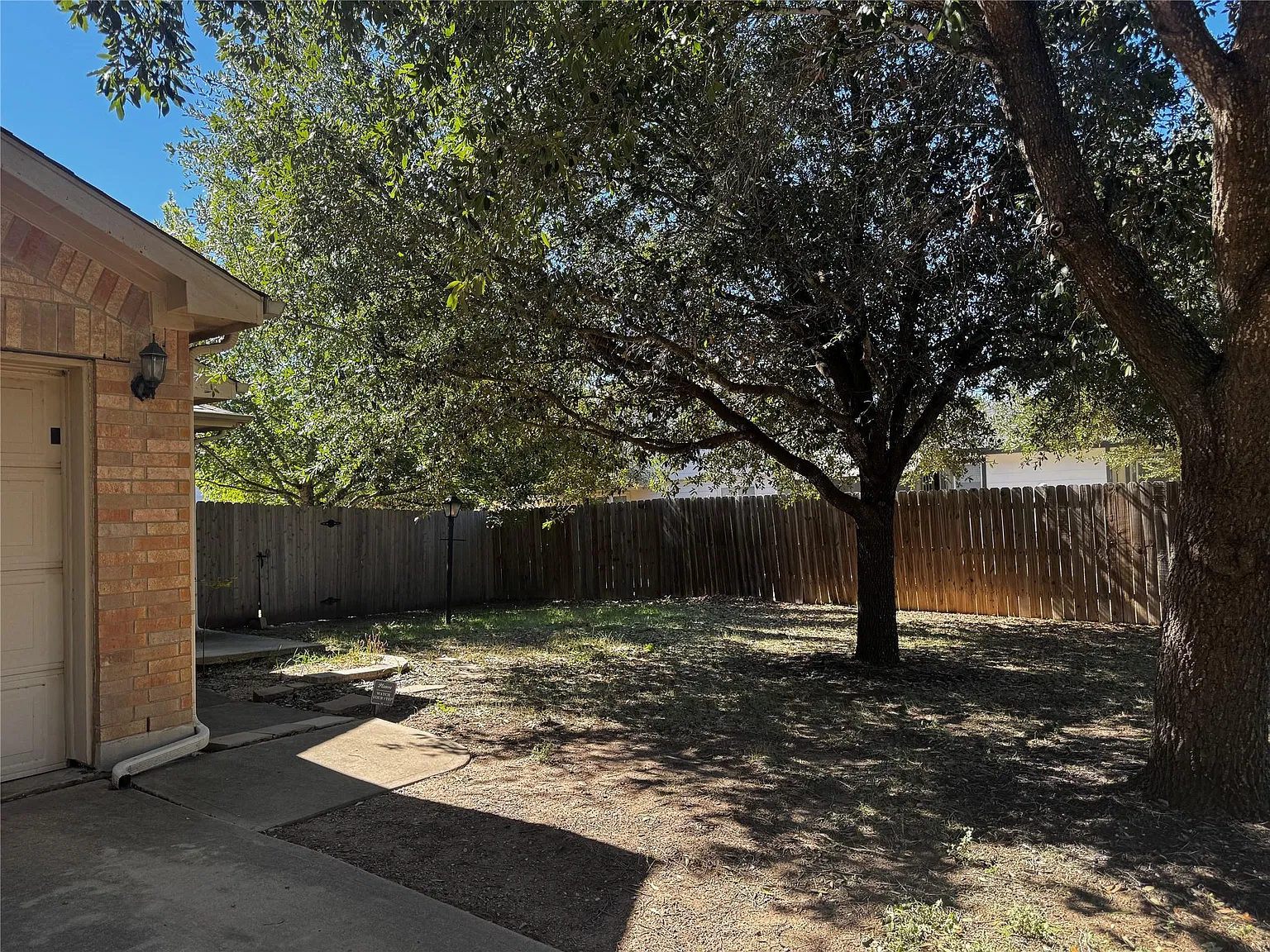 3 bed, 2.0 bath, 1340 sqft, $1,800 — Photo 3