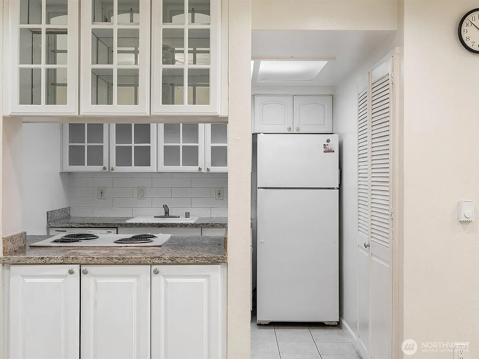 2 bed, 955 sqft, $2,049 — Photo 4