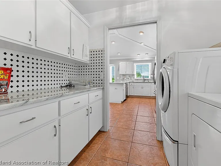 105 Fern Ct — Photo 10