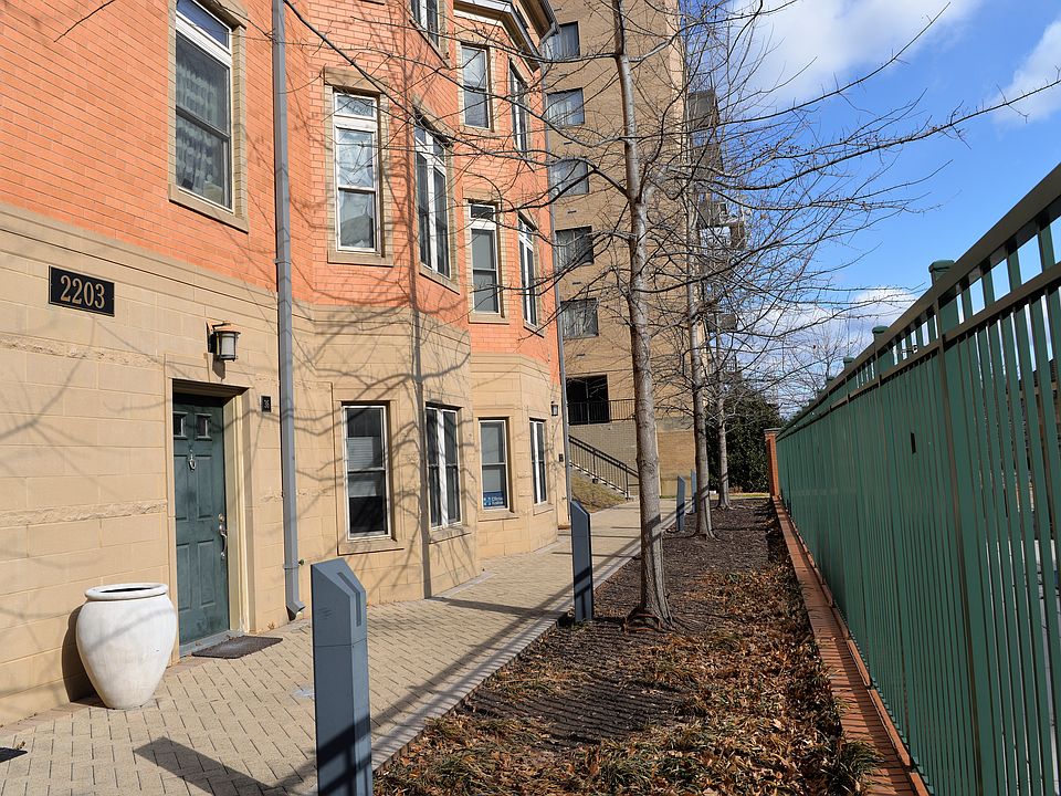 1st image of 2203 12th Ct N Unit 39