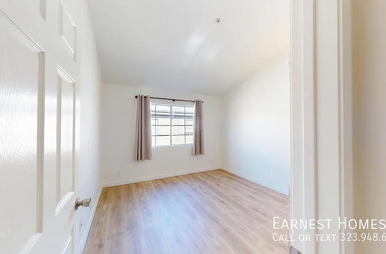 18347 Saticoy St #31 — Photo 15