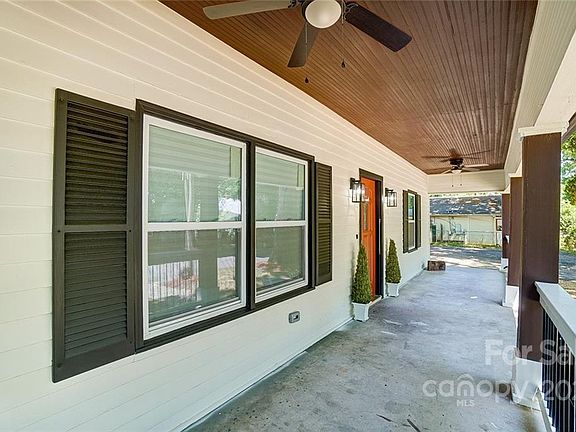 5th image of 415 Columbia St
