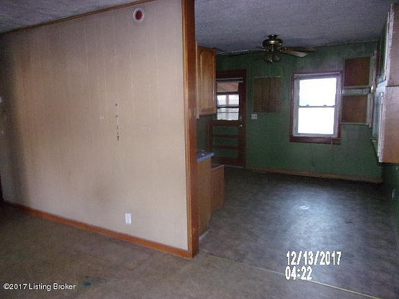 3rd image of 9826 West Ave