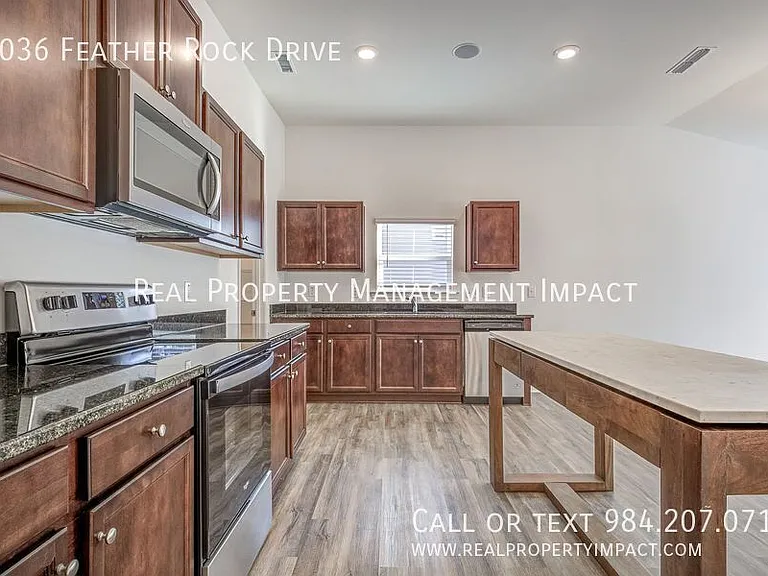 2036 Feather Rock Dr — Photo 24