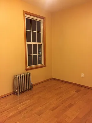 Rented by Metroline Realty | media 20