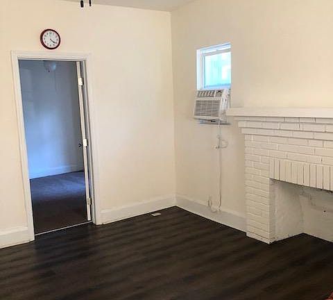 4th image of 219 W Patterson St APT B