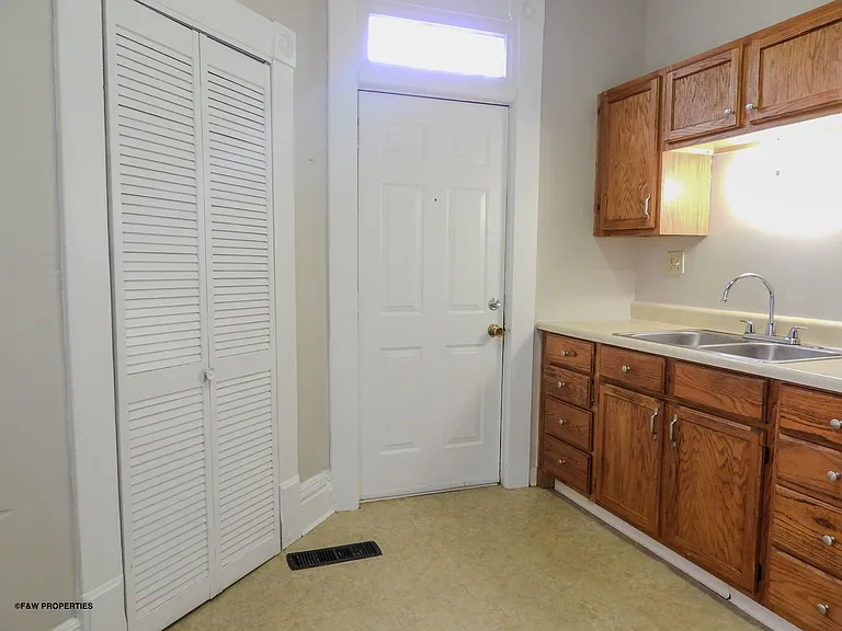 364 372 Sycamore 684 #686 — Photo 21