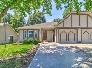 310 NE Independence Ave #A, Lees Summit, MO 64063